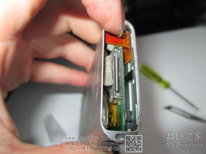 ipod mini2 改32G CF卡 改背光亮度 改1520毫安锂电容量,刷Rockb