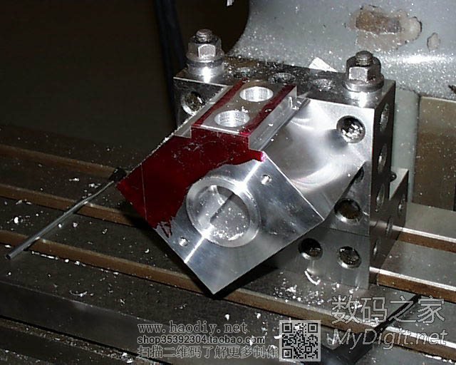 牛B    水冷V4汽油引擎制作过程         (转帖) 牛B    水冷V4汽油引擎制作过程&#