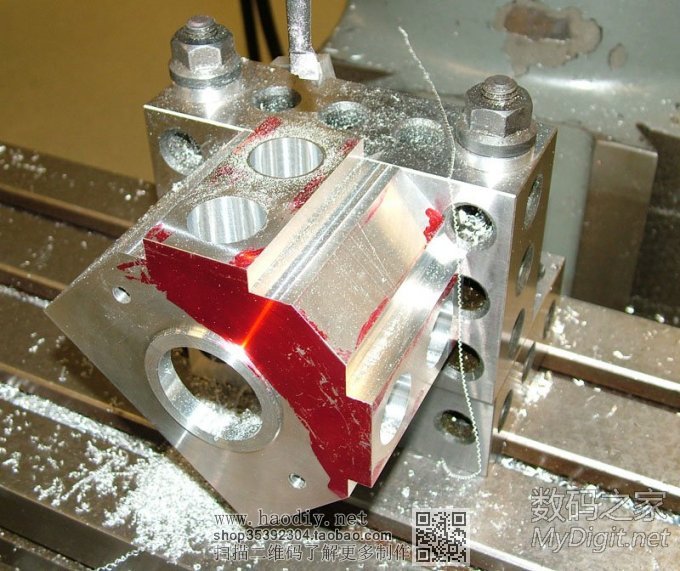 牛B    水冷V4汽油引擎制作过程         (转帖) 牛B    水冷V4汽油引擎制作过程&#