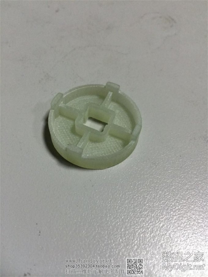 洗手间的冷热水龙头关不住水了,拿到公司干点私活……