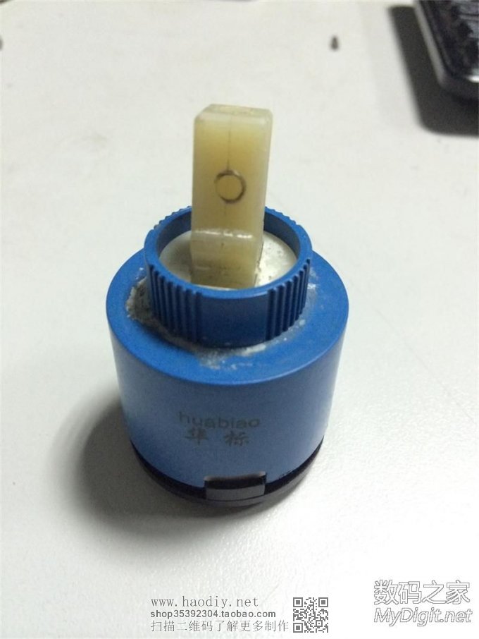 洗手间的冷热水龙头关不住水了,拿到公司干点私活……