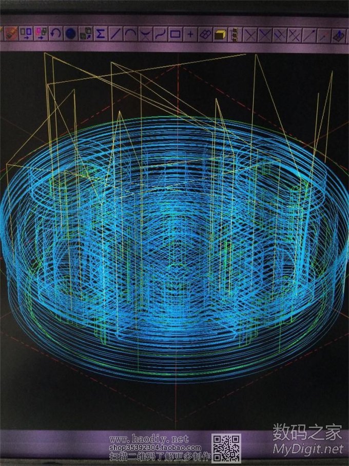 洗手间的冷热水龙头关不住水了,拿到公司干点私活……