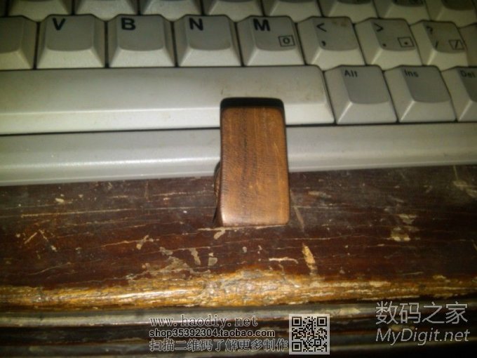 (上了效果图)用了一点废料,刻了个小印章,大虾们认知这种事神马木料吗?求解 (上了效果图)用了一点废料,刻了个小印章,大虾们认知这种事神