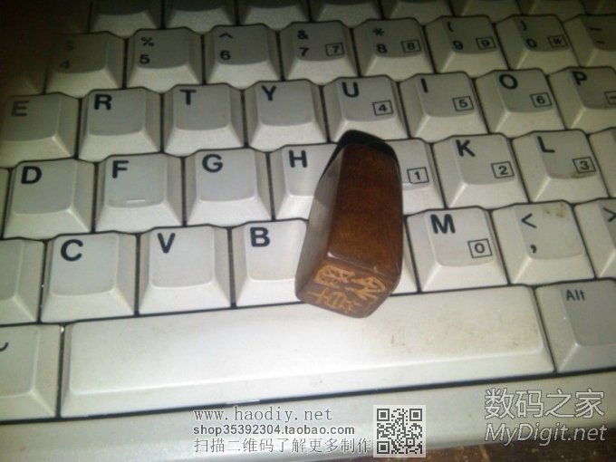 (上了效果图)用了一点废料,刻了个小印章,大虾们认知这种事神马木料吗?求解 (上了效果图)用了一点废料,刻了个小印章,大虾们认知这种事神