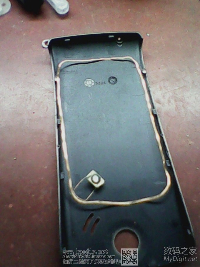 放到手机后盖里正好 公交卡改造