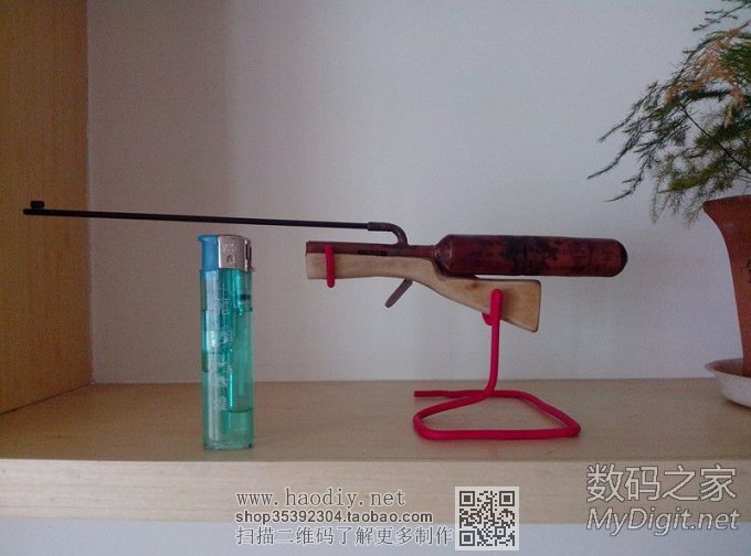 没事做的几个迷你冷兵器!呵呵  电脑旁边有摆件了啊! 没事做的几个迷你冷兵器!呵呵  电脑旁边有摆件了啊!