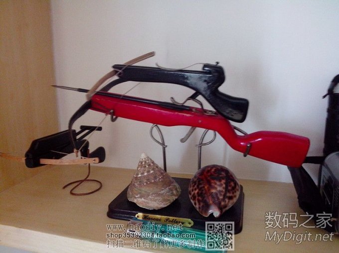 没事做的几个迷你冷兵器!呵呵  电脑旁边有摆件了啊! 没事做的几个迷你冷兵器!呵呵  电脑旁边有摆件了啊!