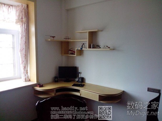 没事做的几个迷你冷兵器!呵呵  电脑旁边有摆件了啊! 没事做的几个迷你冷兵器!呵呵  电脑旁边有摆件了啊!