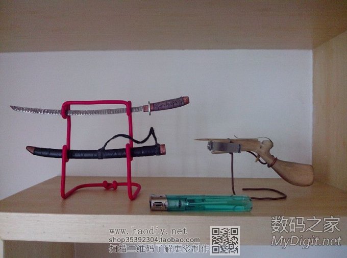 没事做的几个迷你冷兵器!呵呵  电脑旁边有摆件了啊! 没事做的几个迷你冷兵器!呵呵  电脑旁边有摆件了啊!