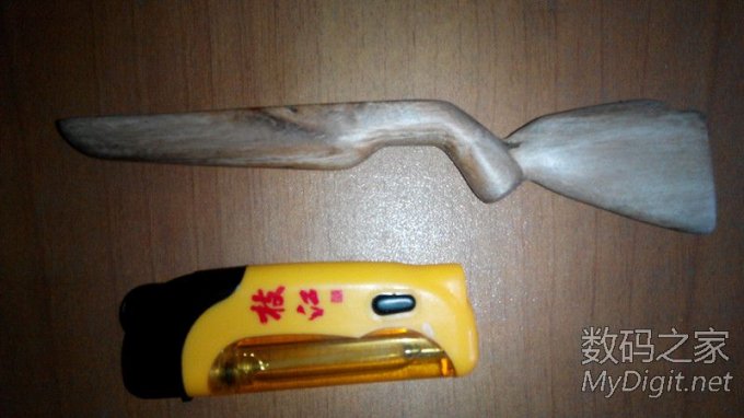 请输入描述 接着发几款枪托!亮瞎你们的眼睛可不要喷我啊!呵呵!