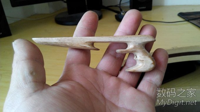 请输入描述 接着发几款枪托!亮瞎你们的眼睛可不要喷我啊!呵呵!