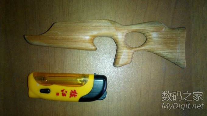 请输入描述 接着发几款枪托!亮瞎你们的眼睛可不要喷我啊!呵呵!