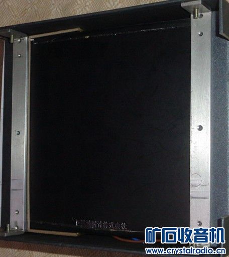 上盖和地板用3mm钢条连接增加强度 【参赛】用台历做的多合一点焊机外壳