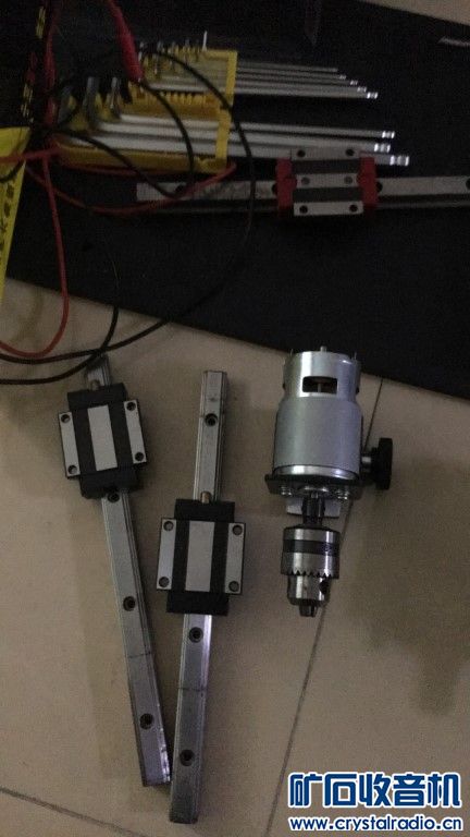 05850E1108B86D5F17F4A655198C4EFB_432x768.jpg 今天做了块云石机倒装板,变台锯用.