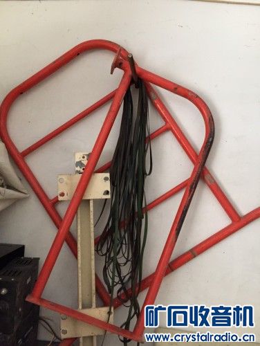 拆了堂屋盖猪圈,我用松下贴片机的安全围栏,做了辆载重平推车。