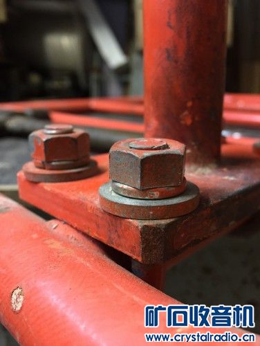 拆了堂屋盖猪圈,我用松下贴片机的安全围栏,做了辆载重平推车。