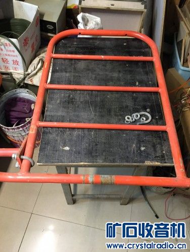 拆了堂屋盖猪圈,我用松下贴片机的安全围栏,做了辆载重平推车。