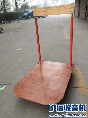 拆了堂屋盖猪圈,我用松下贴片机的安全围栏,做了辆载重平推车。