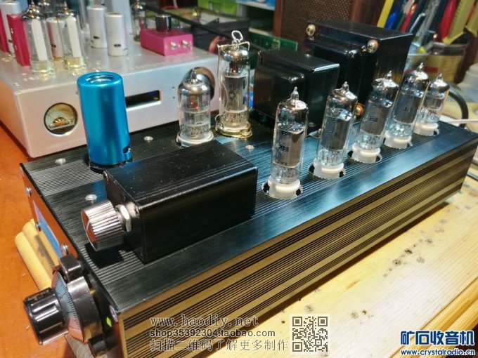 上电试听.jpg PCB+搭棚的八灯FM接收机