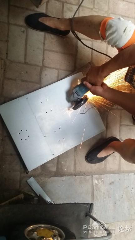 点击查看原图 攒个啥都能发帖吗,我来发个DIY遥控车的……