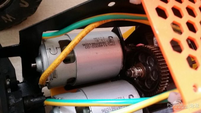 点击查看原图 攒个啥都能发帖吗,我来发个DIY遥控车的……