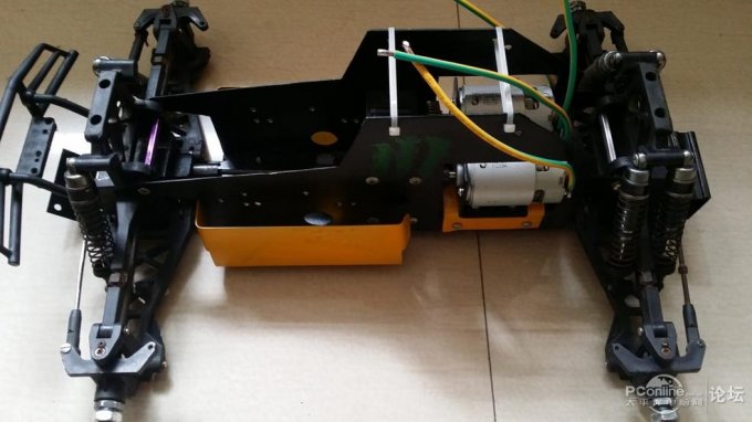 点击查看原图 攒个啥都能发帖吗,我来发个DIY遥控车的……