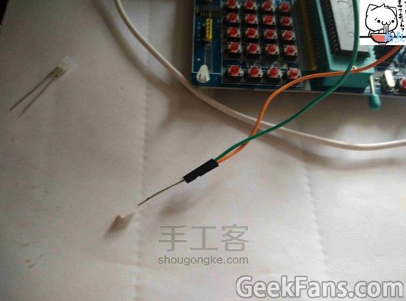 打造一个单片机控“光码电子锁”【转译】