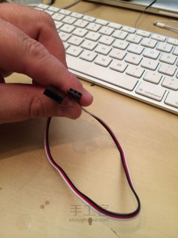 给你的女王制作一顶牛逼闪闪的激光皇冠