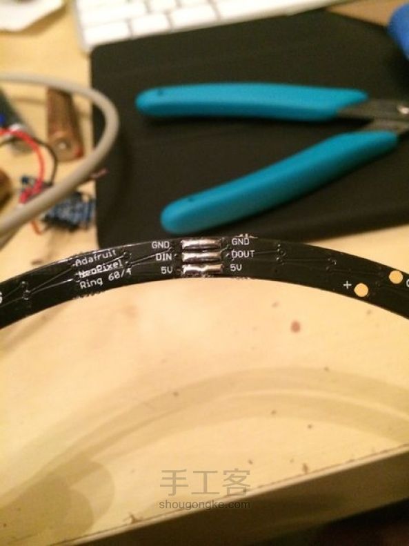 给你的女王制作一顶牛逼闪闪的激光皇冠