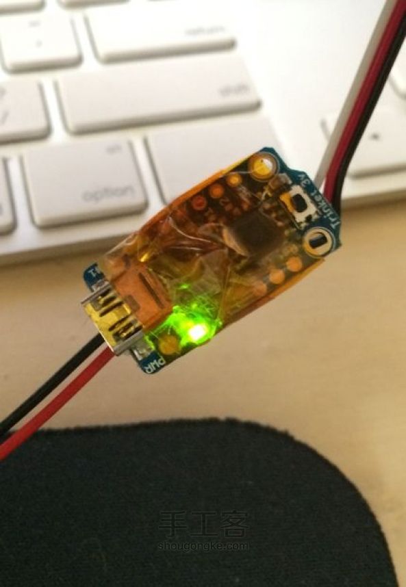 给你的女王制作一顶牛逼闪闪的激光皇冠