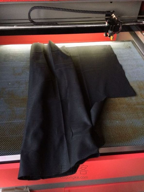 给你的女王制作一顶牛逼闪闪的激光皇冠