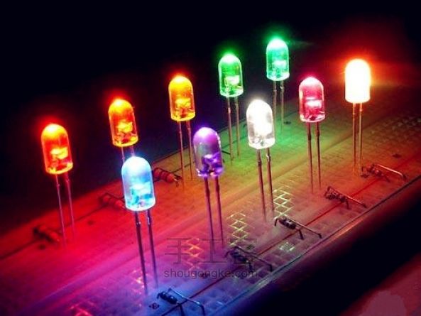 面包板实验:利用ArduinoIDE 语句控制灯的开关