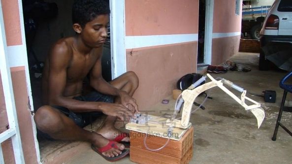 挖掘机技术哪家强?!