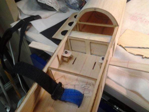 自主设计便携式1.3m翼展固定翼飞机Airwalker DIY创意手工