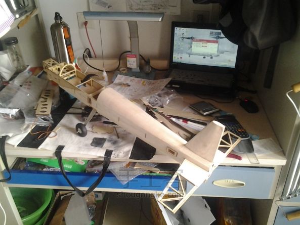 自主设计便携式1.3m翼展固定翼飞机Airwalker DIY创意手工